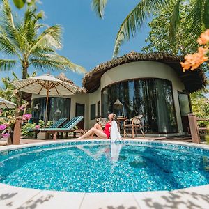 Oceanfront Jacuzzi Villa Adults Only